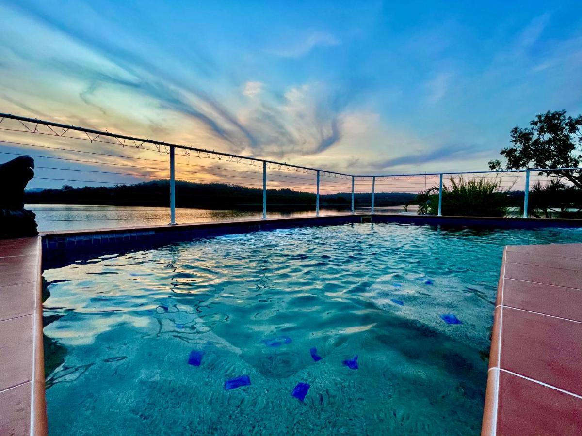 De Lago Resort On Lake Bennett Εξωτερικό φωτογραφία